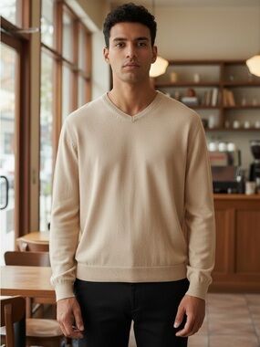 Clairborne Men's V-Neck Lightweight Sweater - Cream